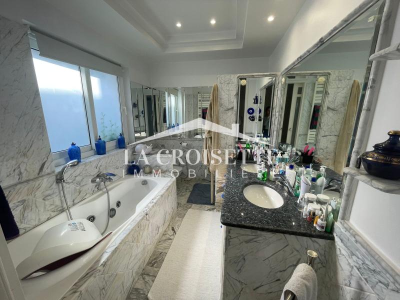 Villa meublée S+3 avec piscine à Gammarth